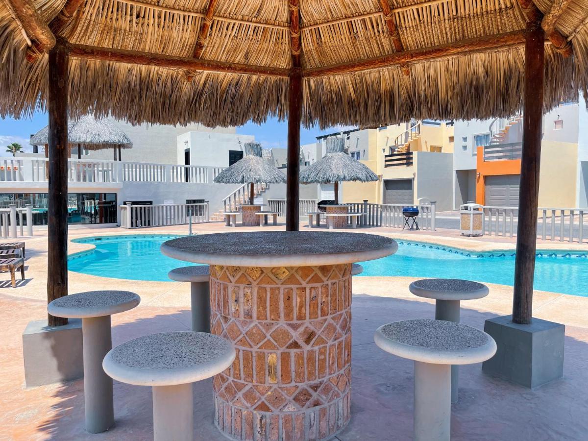 Gated 2Br Apartment Near Sandy Beach Rocky Point Exterior photo